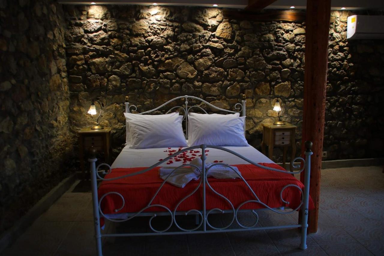 The Stone Suite Moraitika Eksteriør billede
