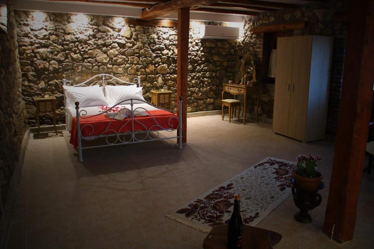 The Stone Suite Moraitika Eksteriør billede